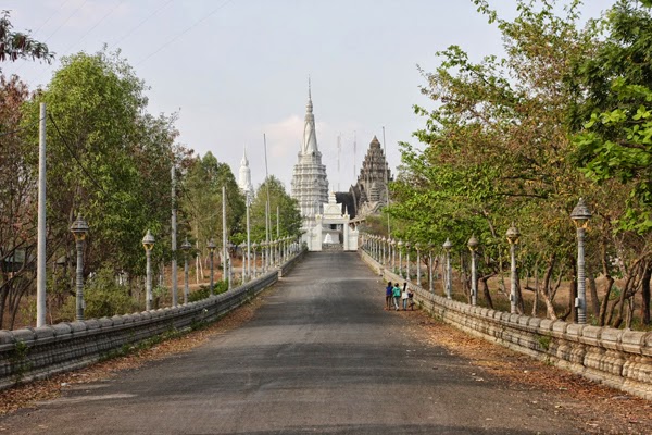 attraction-Introduction to Kampong Cham Phnom Srey Phnom Bros.jpg